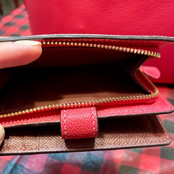 Coach Molly Tote and matching wallet - Picture 15 of 16